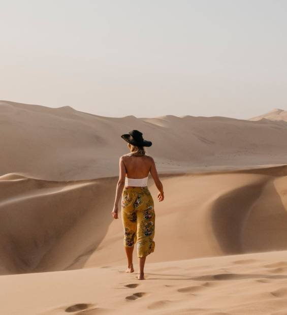 Mujer_desierto_namib Mujer_desierto_namib